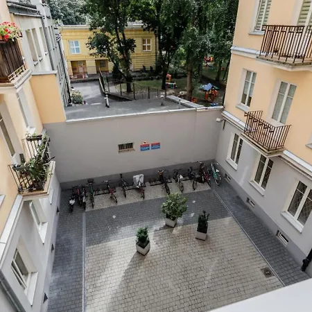 Charlie Center Varsovia