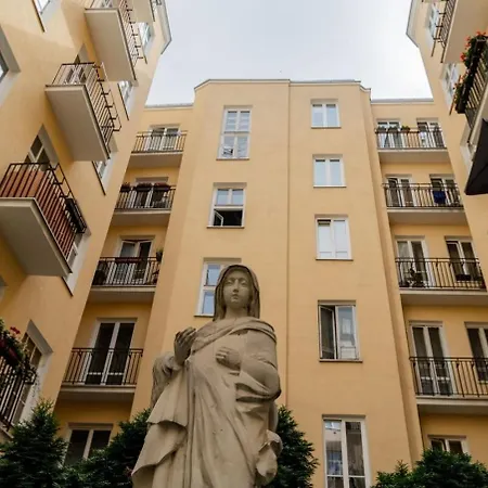 Charlie Center Apartman